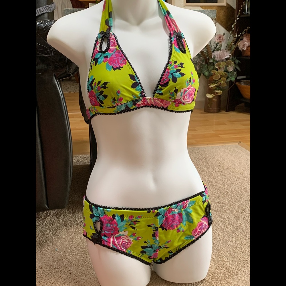 Betsey Johnson Bikini M EUC